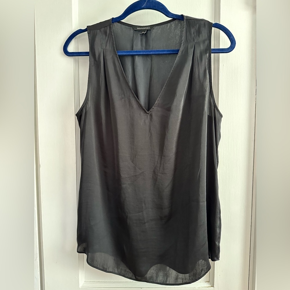 Sleeveless blouse
